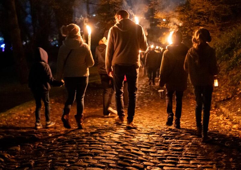 Balade aux flambeaux "le Comte Henri et sa fille"